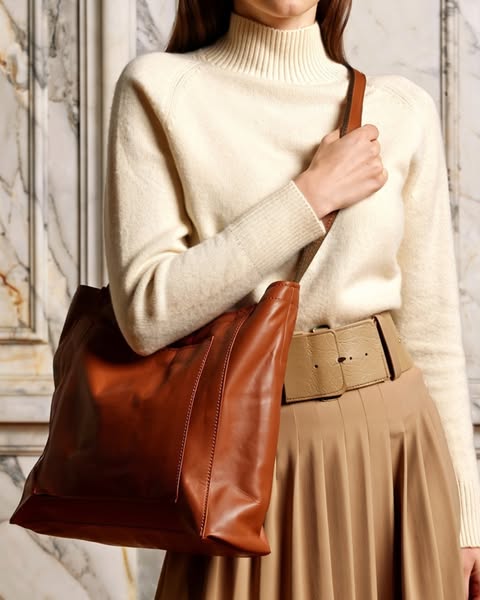 Carol - Modern Chic Leather Tote Bag