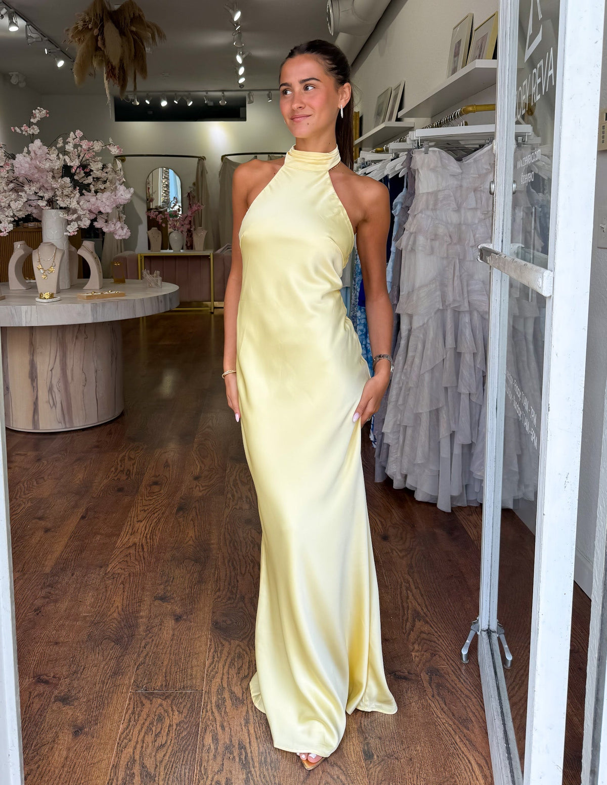 ZEYNEP | Elegant Satin Maxi Dress with Halter Neckline