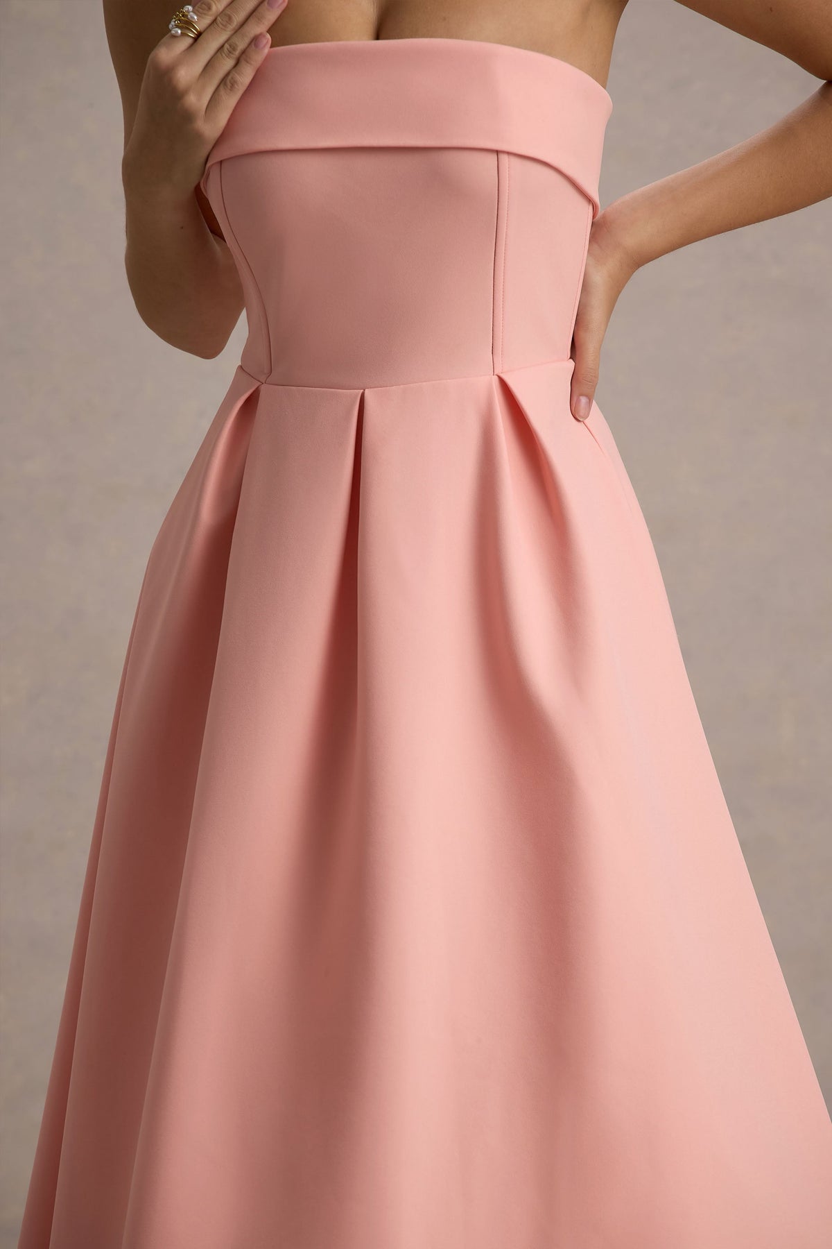 ANNE | Stylish Midi Dress with Off-the-Shoulder Neckline